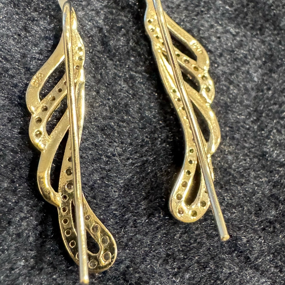 Elegant Silver Crystal Earrings - Picture 3 of 9